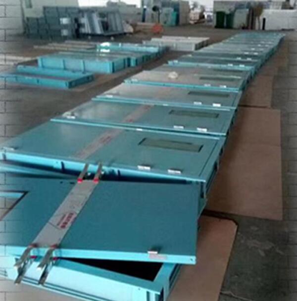 鋼質(zhì)門(mén)生產(chǎn)線.jpg 鋼質(zhì)門(mén)生產(chǎn)線.jpg